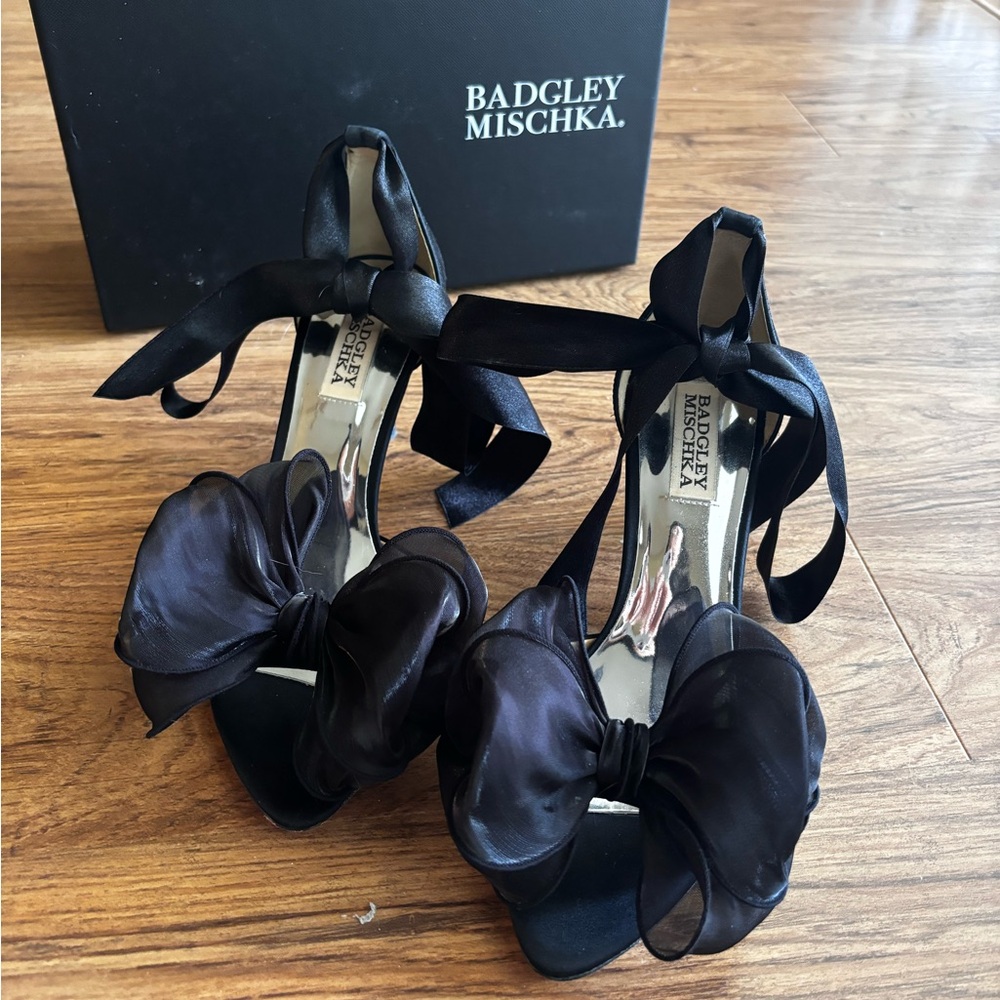 Badgley Mischka Neryssa Bow Sandal heels